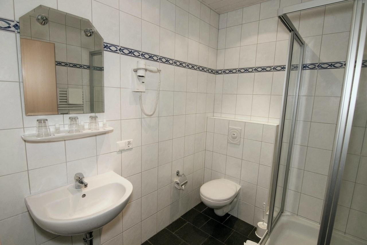 לנדסטול Hotel Avalon מראה חיצוני תמונה